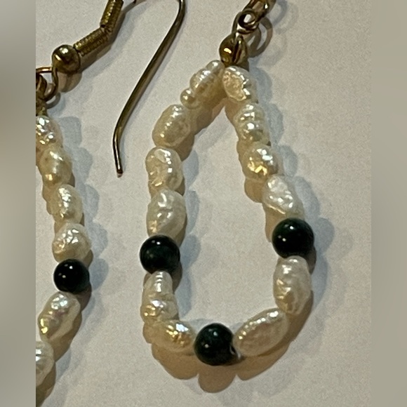 Natural Baroque Seed Pearl & Malachite Dangle Style Hoop Earrings VINTAGE ESTATE - Picture 2 of 6